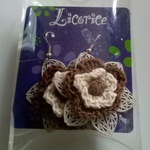 Floral knit pierced earring by Licorice